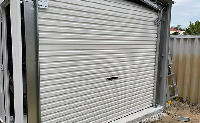 tukang service rolling door di bali